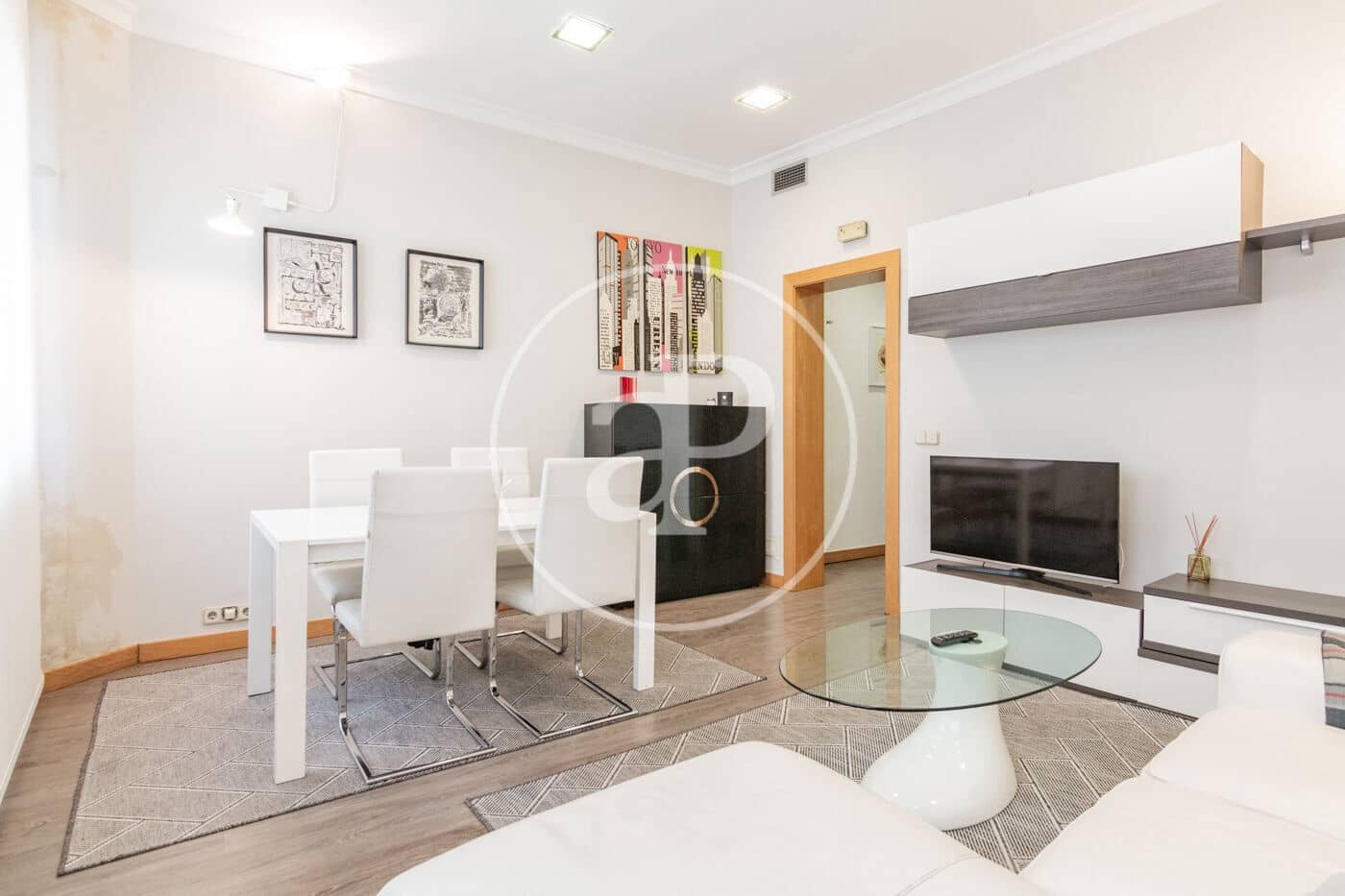 2 slaapkamer Appartement te huur in Madrid stad - € 2.500 (Ref: 9192568)