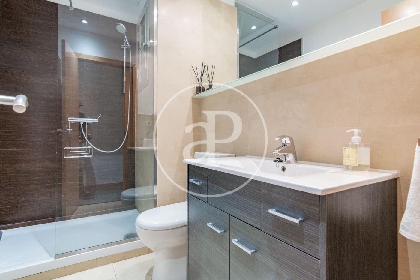 2 slaapkamer Appartement te huur in Madrid stad - € 2.500 (Ref: 9192568)