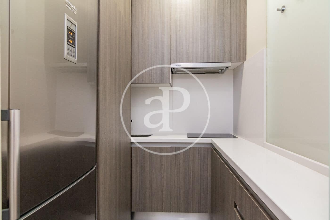 2 slaapkamer Appartement te huur in Madrid stad - € 2.500 (Ref: 9192568)