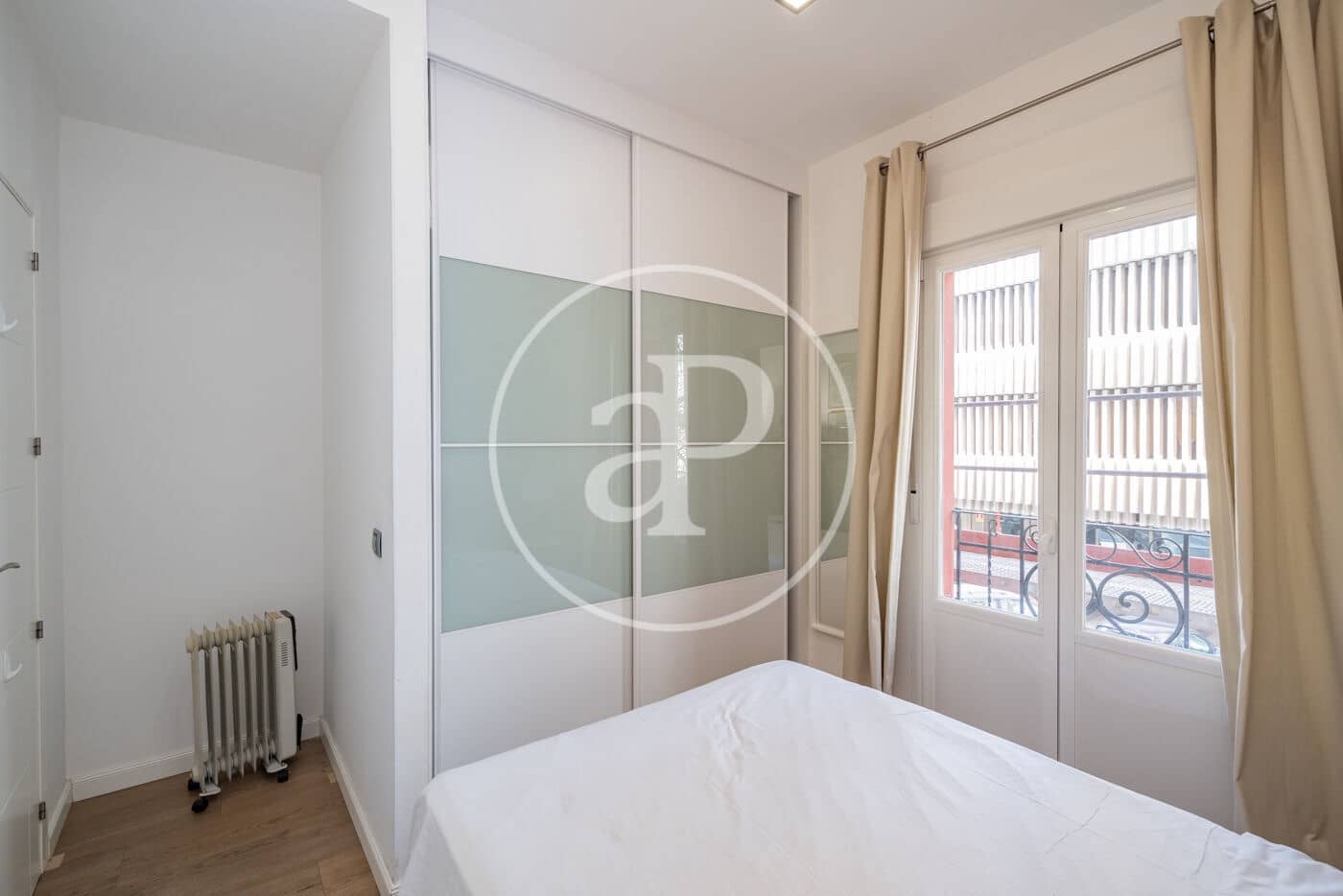 3 quarto Apartamento para arrendar em Madrid cidade - 2 600 € (Ref: 9194014)