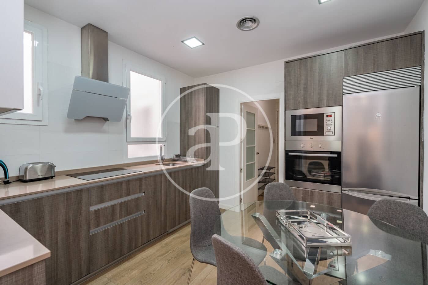 3 quarto Apartamento para arrendar em Madrid cidade - 2 600 € (Ref: 9194014)