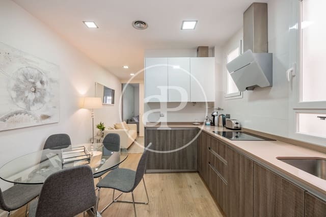 3 quarto Apartamento para arrendar em Castellana, Madrid cidade - 2 600 € (Ref: 9194014)