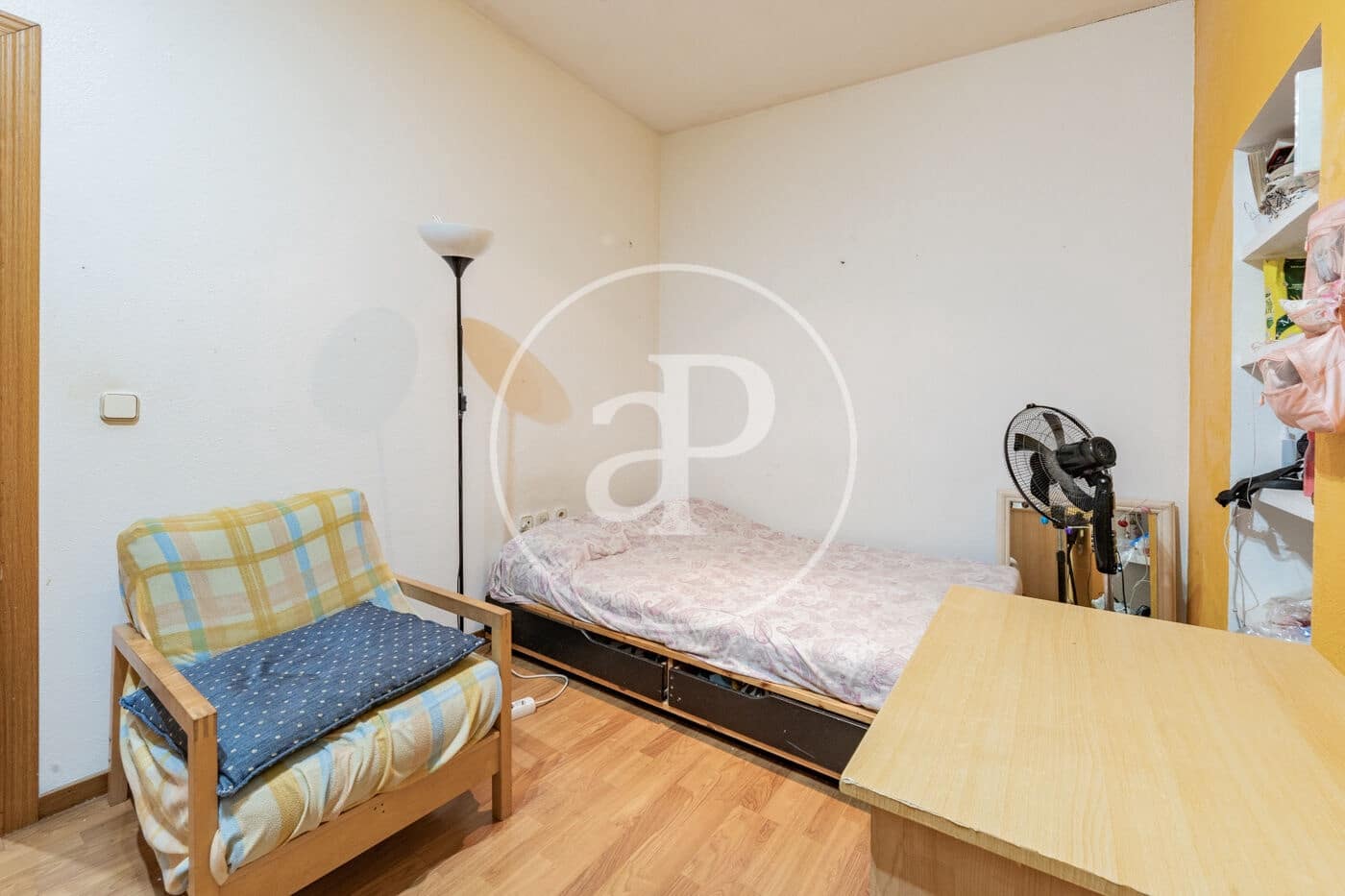 4 soveværelse Lejlighed til salg i Madrid by - € 390.000 (Ref: 9200733)