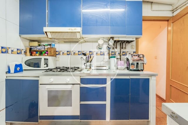 4 bedroom Apartment for sale in Embajadores, Madrid city - € 390,000 (Ref: 9200733)