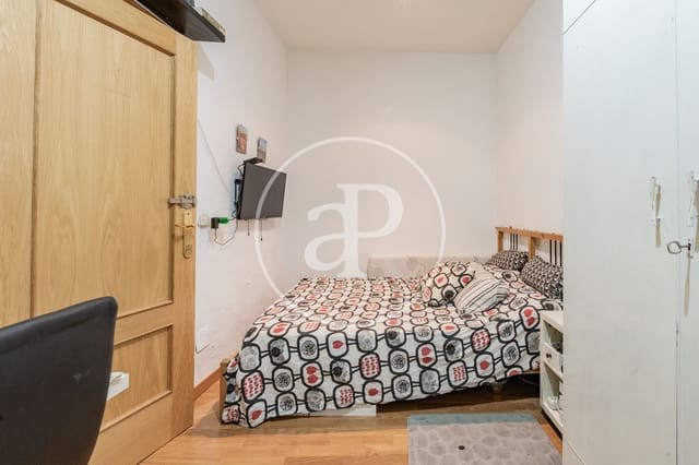 4 bedroom Apartment for sale in Embajadores, Madrid city - € 390,000 (Ref: 9200733)