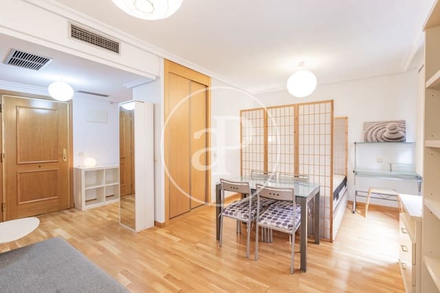 1 slaapkamer Appartement te huur in Delicias, Madrid stad met zwembad - € 1.200 (Ref: 9200735)