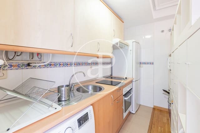 1 slaapkamer Appartement te huur in Delicias, Madrid stad met zwembad - € 1.200 (Ref: 9200735)