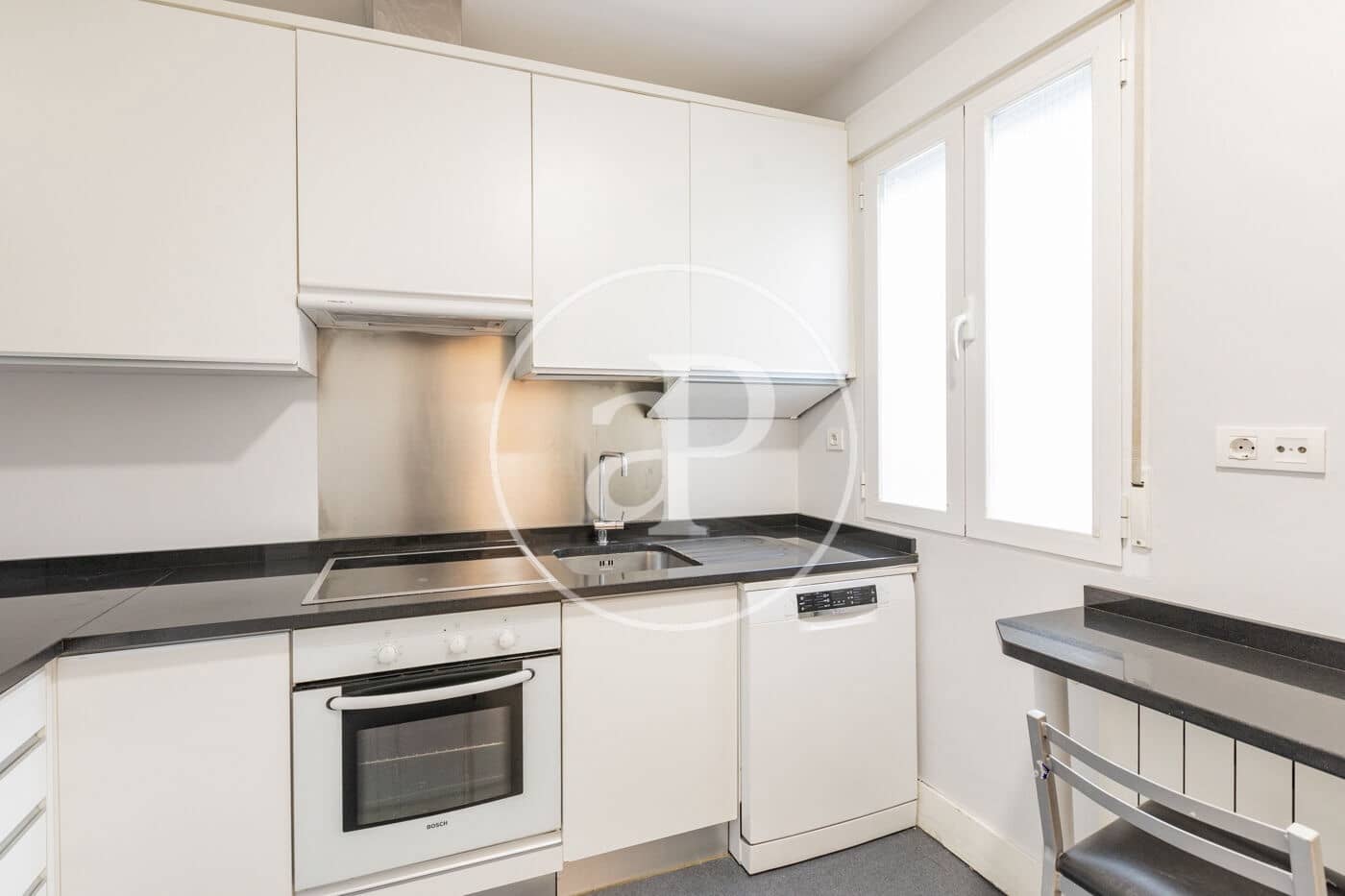 3 soveværelse Lejlighed til leje i Madrid by - € 3.300 (Ref: 9206808)