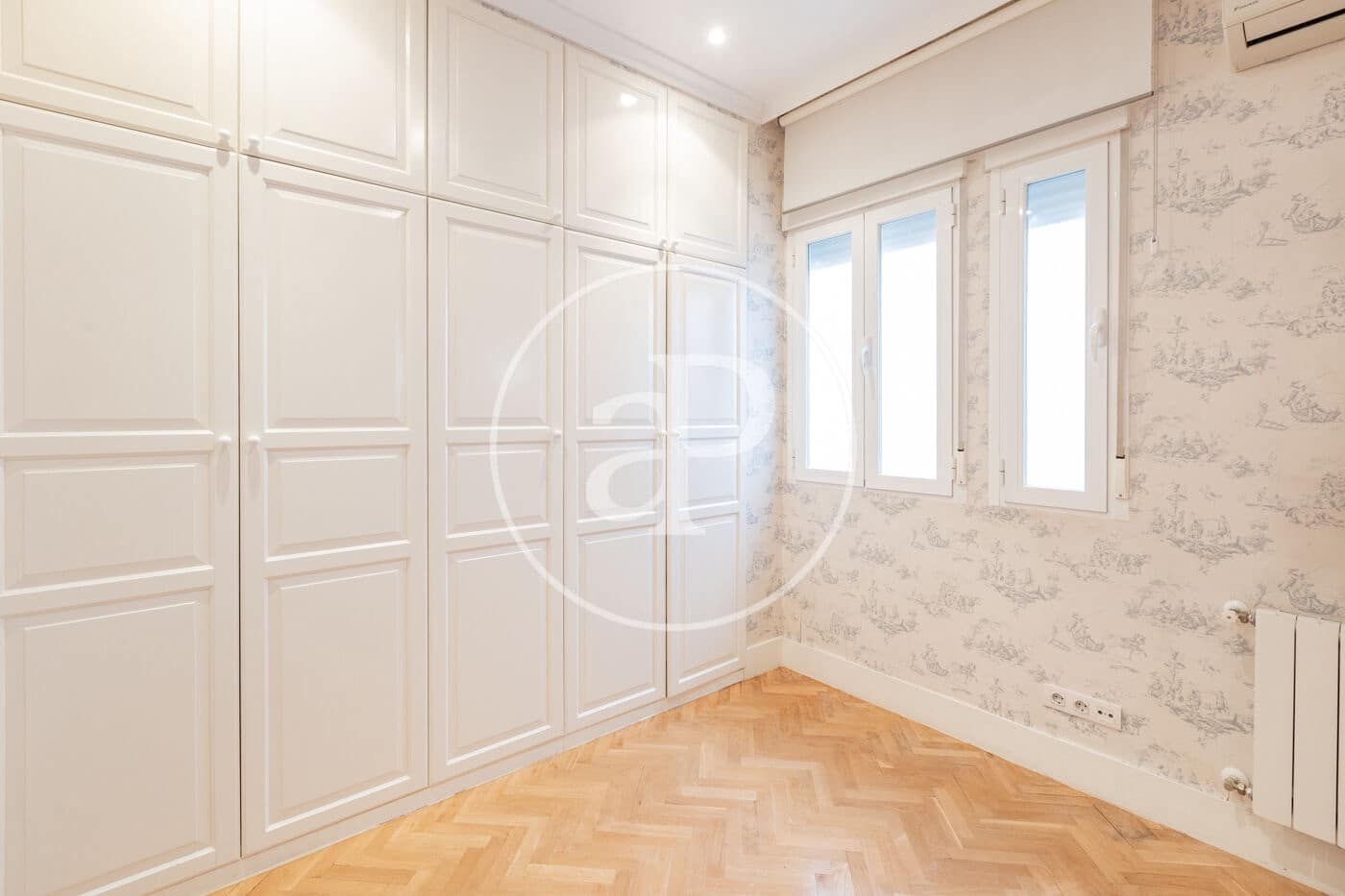 3 soveværelse Lejlighed til leje i Madrid by - € 3.300 (Ref: 9206808)