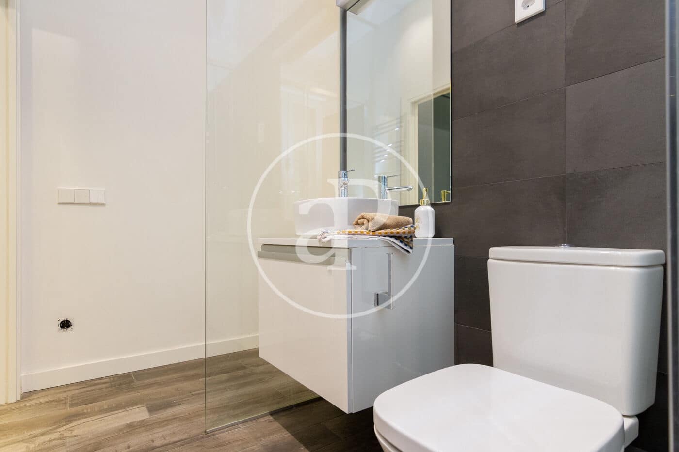 2 quarto Apartamento para arrendar em Madrid cidade - 2 700 € (Ref: 9208575)