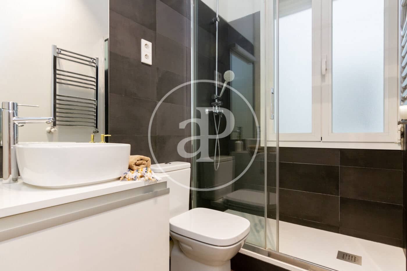 2 quarto Apartamento para arrendar em Madrid cidade - 2 700 € (Ref: 9208575)