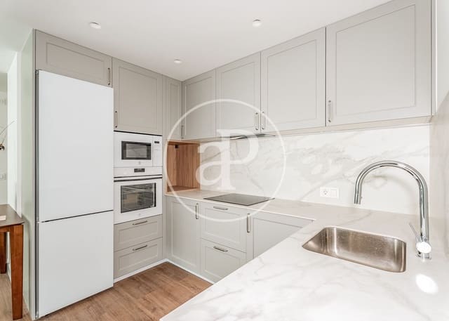 2 chambre Appartement à vendre à Cuatro Caminos, Madrid ville - 990 000 € (Ref: 9215406)