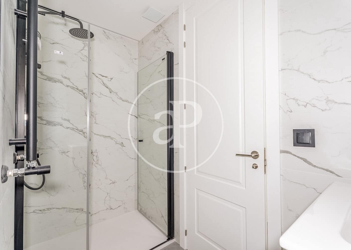 2 sovrum Lägenhet till salu i Madrid stad - 990 000 € (Ref: 9215406)