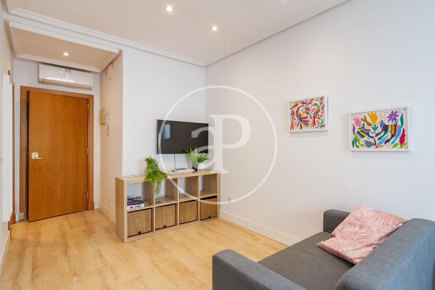 1 quarto Apartamento para arrendar em Madrid cidade - 1 300 € (Ref: 9228866)