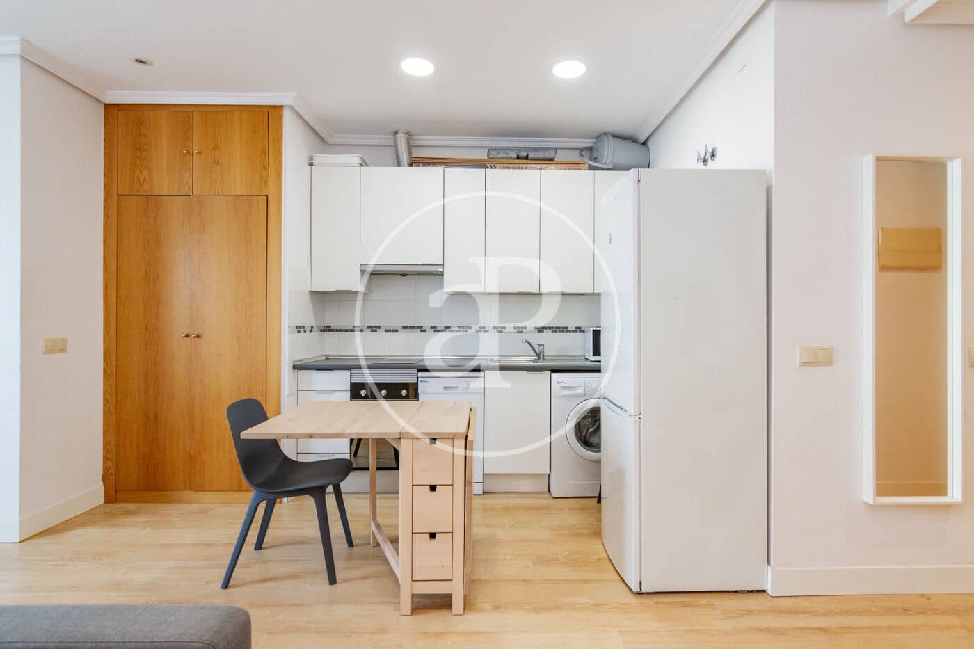 1 quarto Apartamento para arrendar em Madrid cidade - 1 300 € (Ref: 9228866)