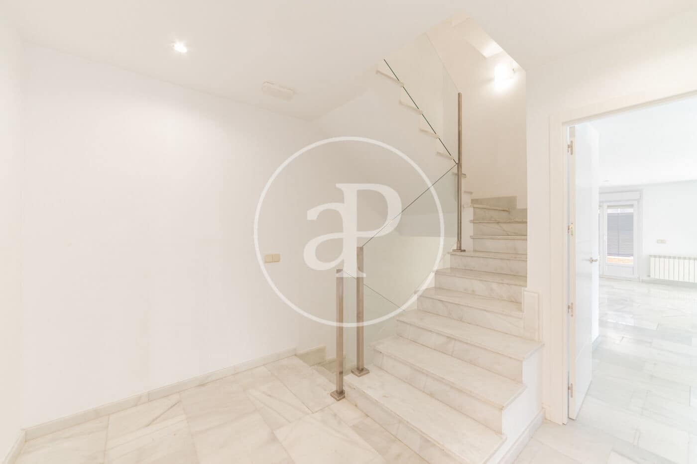 6 soveværelse Villa til leje i Madrid by - € 3.950 (Ref: 9232905)