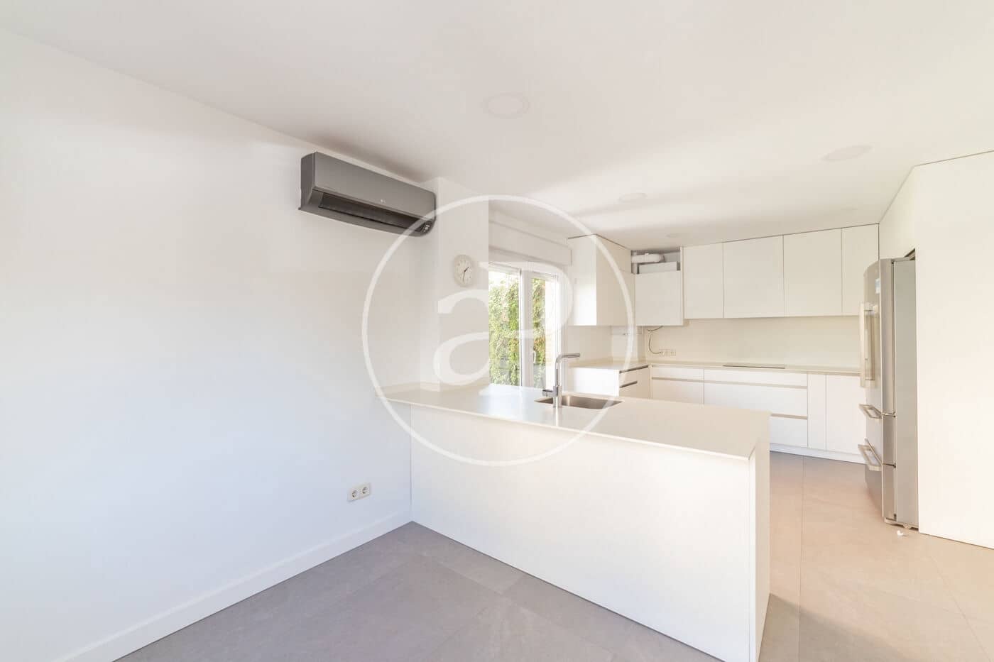 6 soveværelse Villa til leje i Madrid by - € 3.950 (Ref: 9232905)