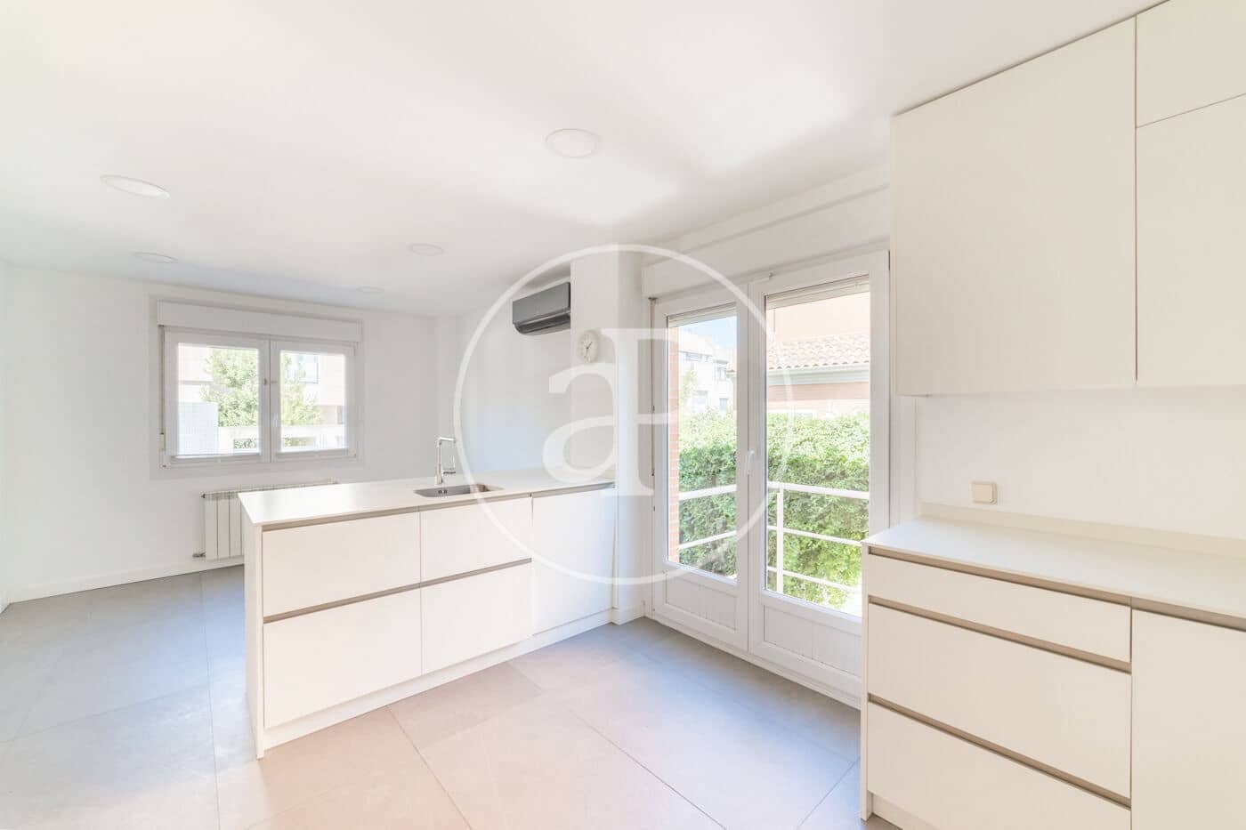6 soveværelse Villa til leje i Madrid by - € 3.950 (Ref: 9232905)