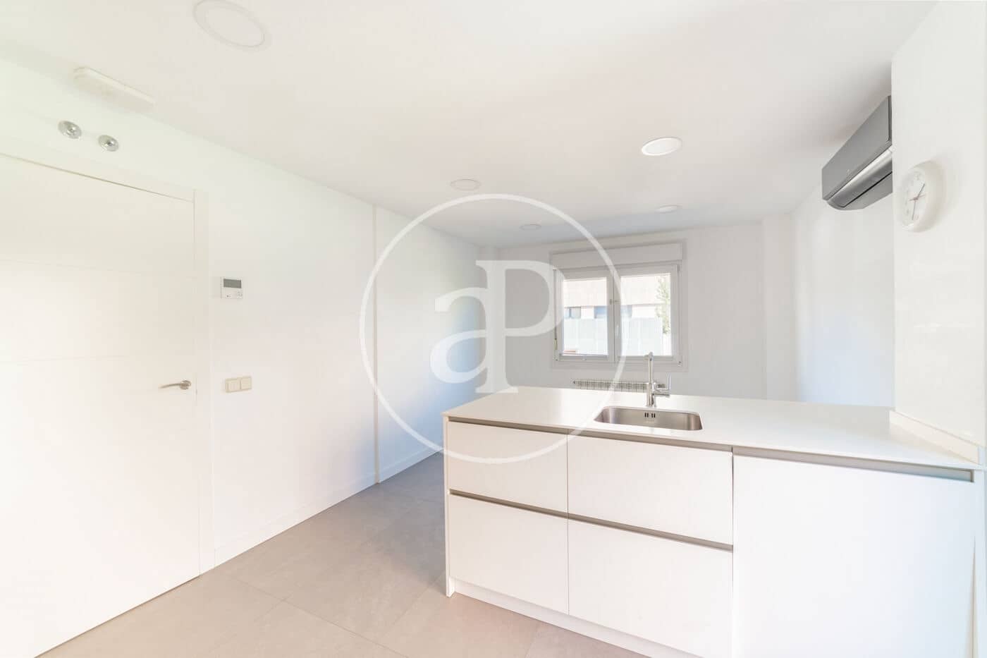 6 soveværelse Villa til leje i Madrid by - € 3.950 (Ref: 9232905)