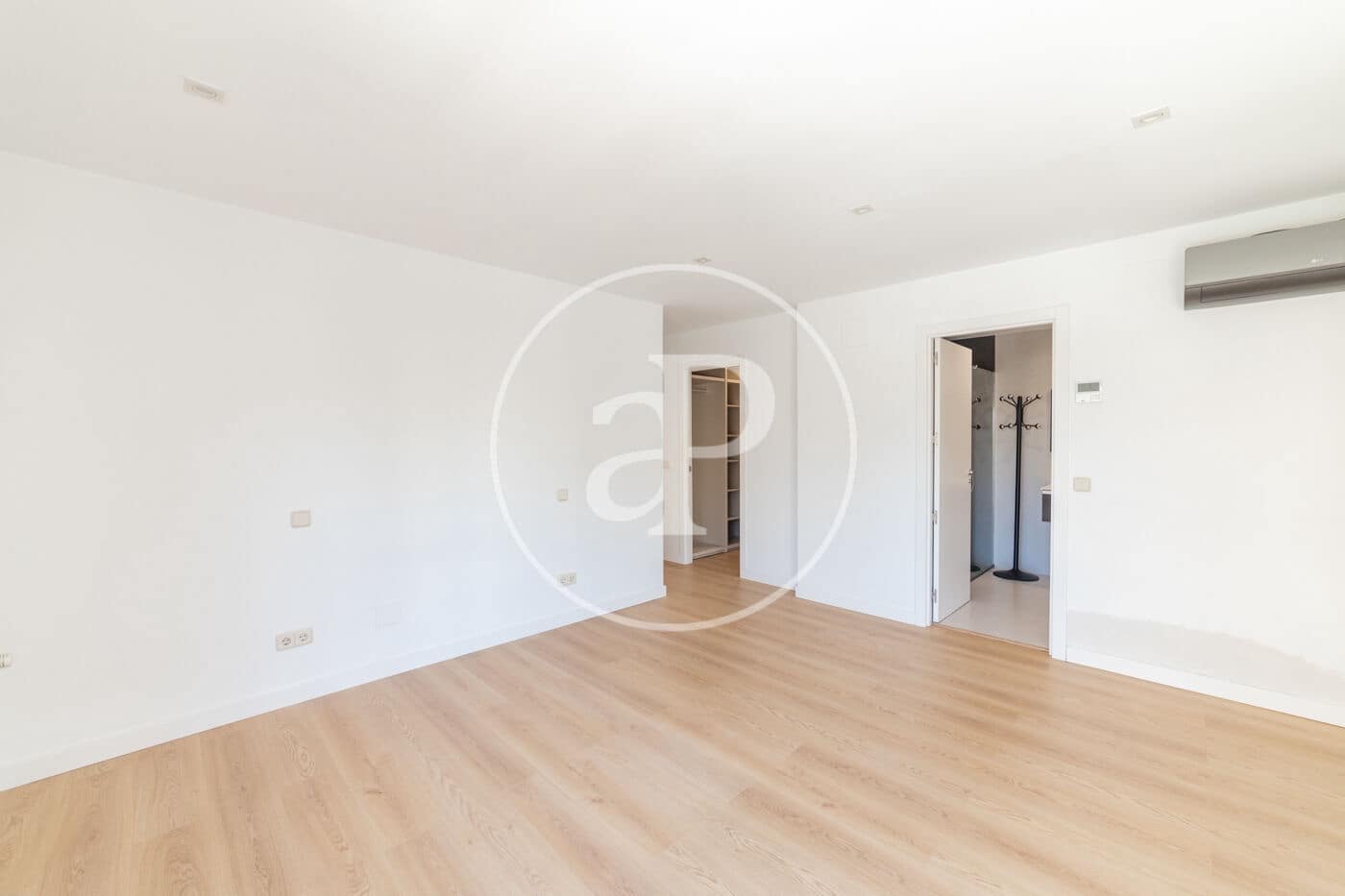 6 soveværelse Villa til leje i Madrid by - € 3.950 (Ref: 9232905)