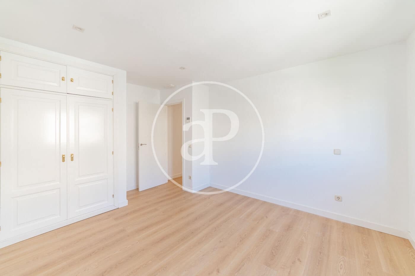 6 soveværelse Villa til leje i Madrid by - € 3.950 (Ref: 9232905)