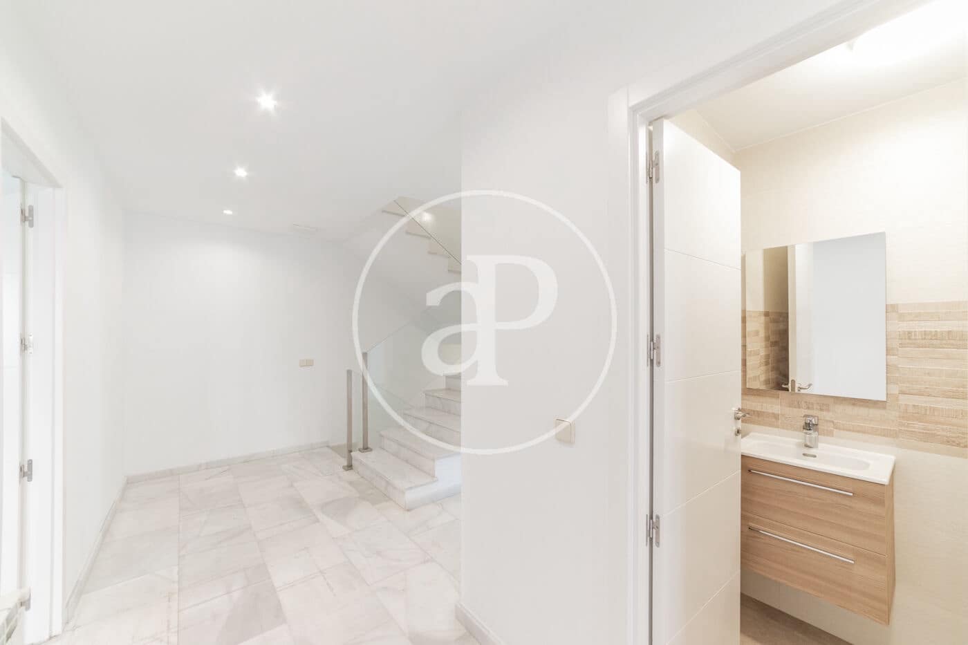 6 soveværelse Villa til leje i Madrid by - € 3.950 (Ref: 9232905)