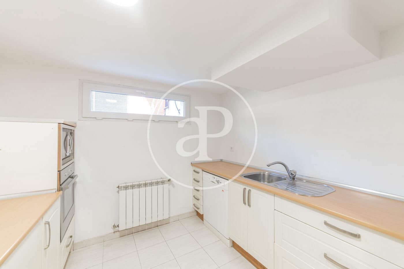 6 soveværelse Villa til leje i Madrid by - € 3.950 (Ref: 9232905)