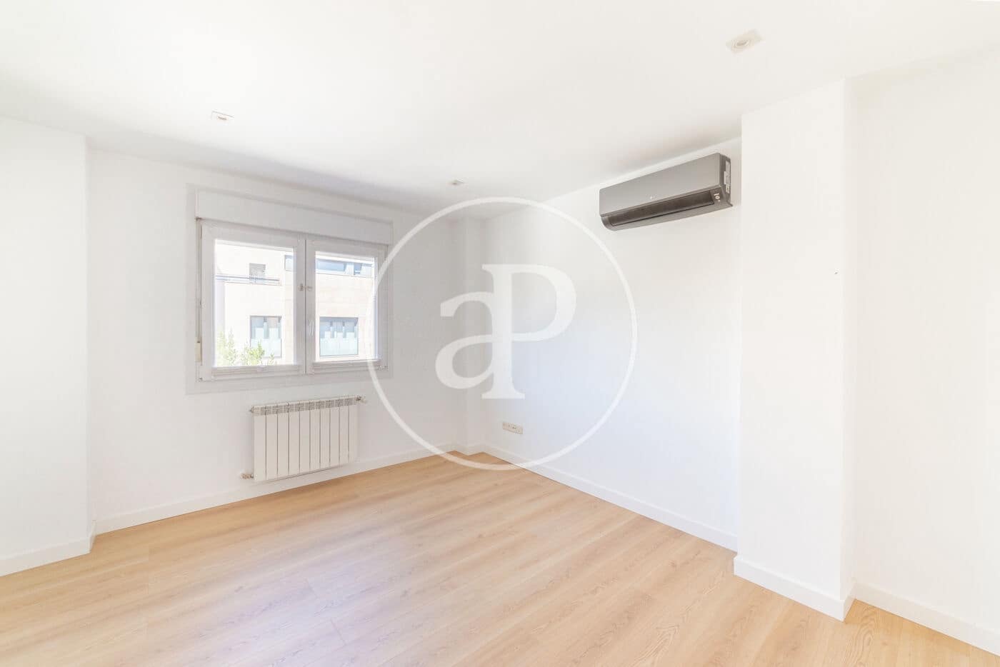 6 soveværelse Villa til leje i Madrid by - € 3.950 (Ref: 9232905)