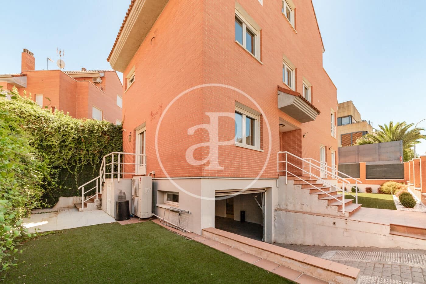 6 soveværelse Villa til leje i Madrid by - € 3.950 (Ref: 9232905)