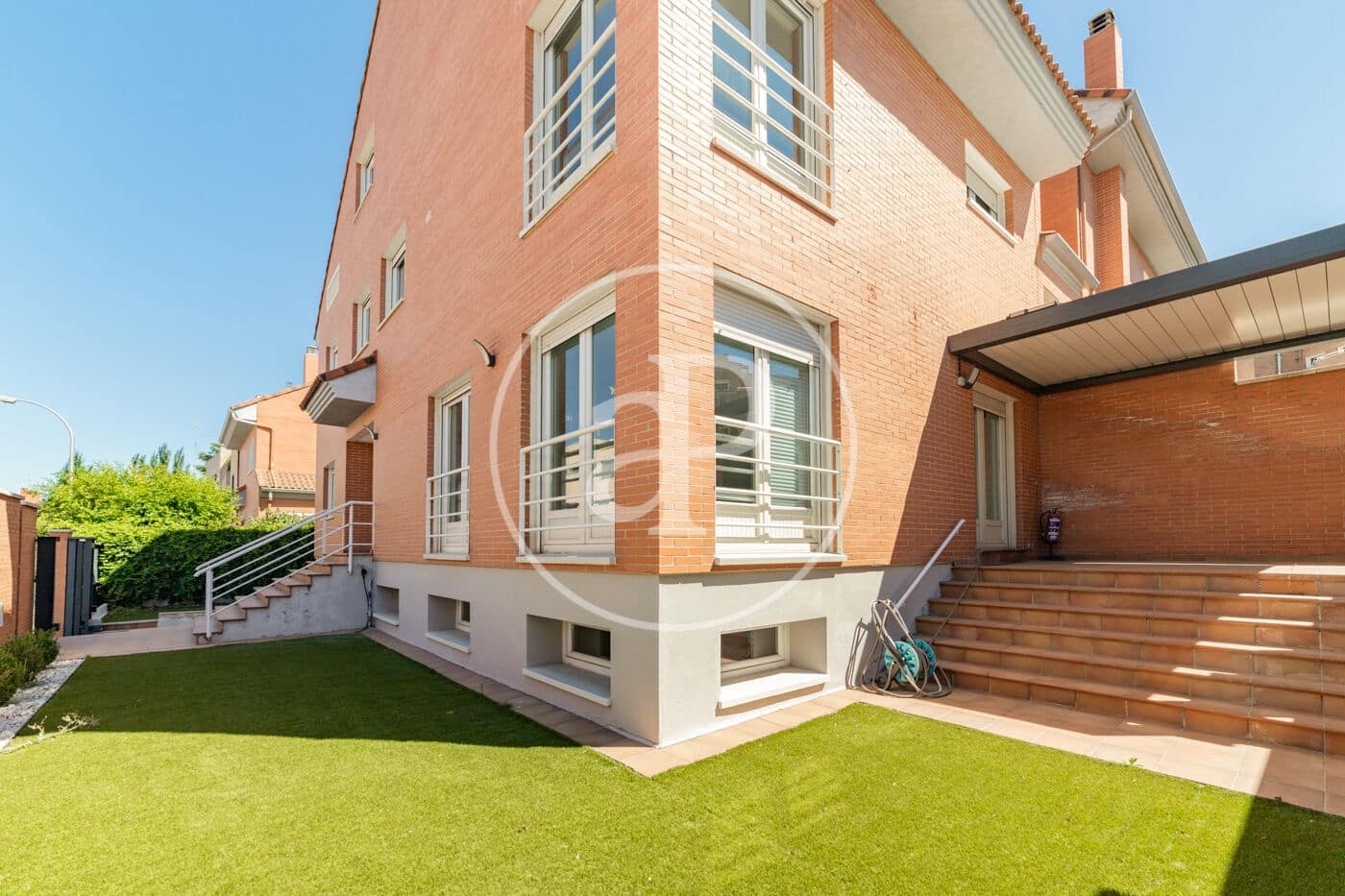 6 soveværelse Villa til leje i Madrid by - € 3.950 (Ref: 9232905)