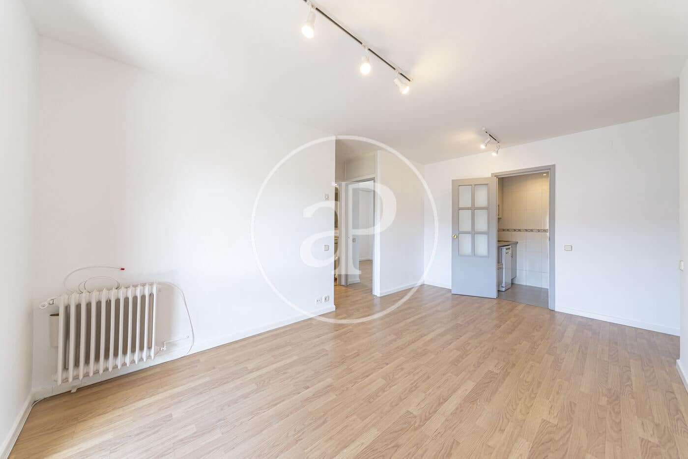 2 soveværelse Lejlighed til leje i Madrid by med swimmingpool garage - € 1.850 (Ref: 9232911)