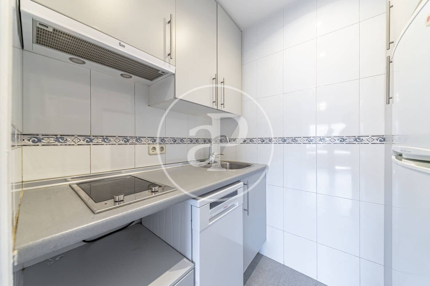 2 soveværelse Lejlighed til leje i Madrid by med swimmingpool garage - € 1.850 (Ref: 9232911)