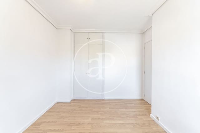 Apartamento de 2 habitaciones en Nueva España, Madrid ciudad en alquiler con piscina garaje - 1.850 € (Ref: 9232911)