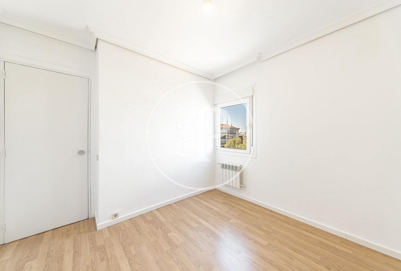 2 soveværelse Lejlighed til leje i Madrid by med swimmingpool garage - € 1.850 (Ref: 9232911)