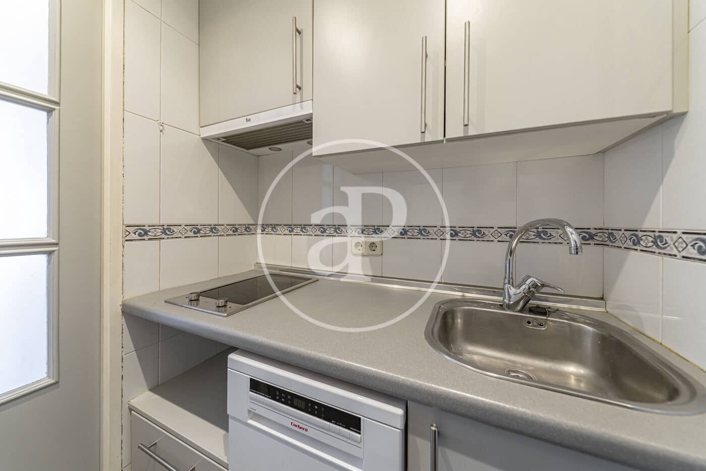 2 soveværelse Lejlighed til leje i Madrid by med swimmingpool garage - € 1.850 (Ref: 9232911)