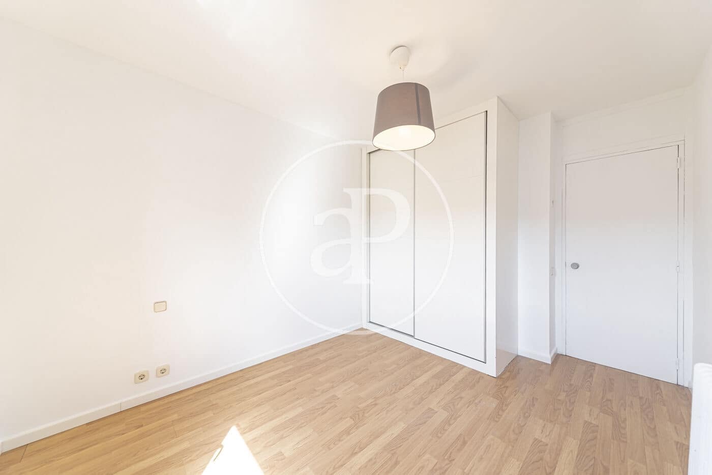 2 soveværelse Lejlighed til leje i Madrid by med swimmingpool garage - € 1.850 (Ref: 9232911)
