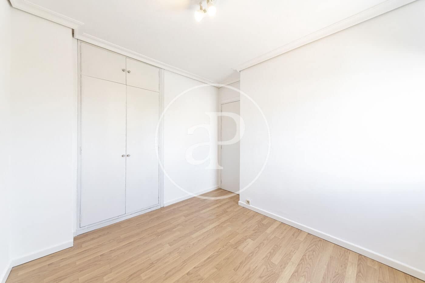 2 soveværelse Lejlighed til leje i Madrid by med swimmingpool garage - € 1.850 (Ref: 9232911)