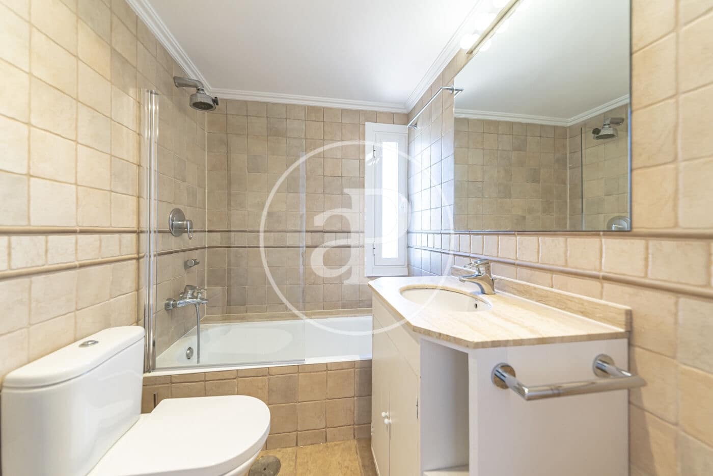 2 soveværelse Lejlighed til leje i Madrid by med swimmingpool garage - € 1.850 (Ref: 9232911)