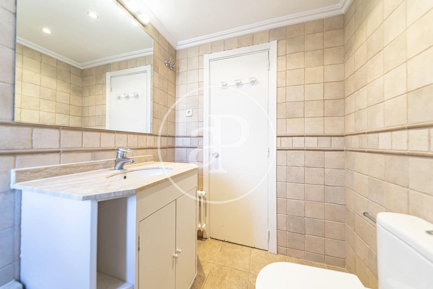 2 soveværelse Lejlighed til leje i Madrid by med swimmingpool garage - € 1.850 (Ref: 9232911)