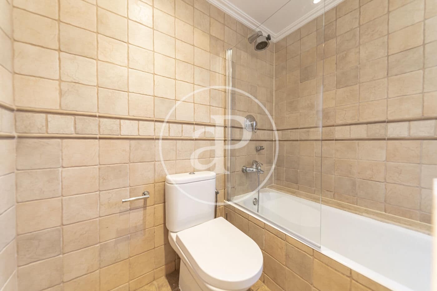 2 soveværelse Lejlighed til leje i Madrid by med swimmingpool garage - € 1.850 (Ref: 9232911)