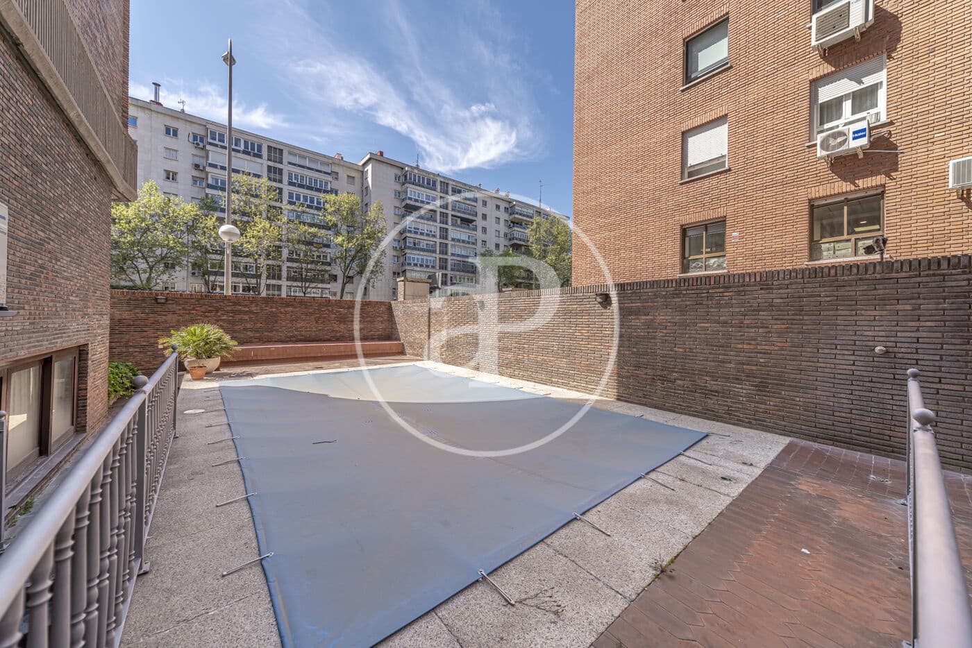 2 soveværelse Lejlighed til leje i Madrid by med swimmingpool garage - € 1.850 (Ref: 9232911)
