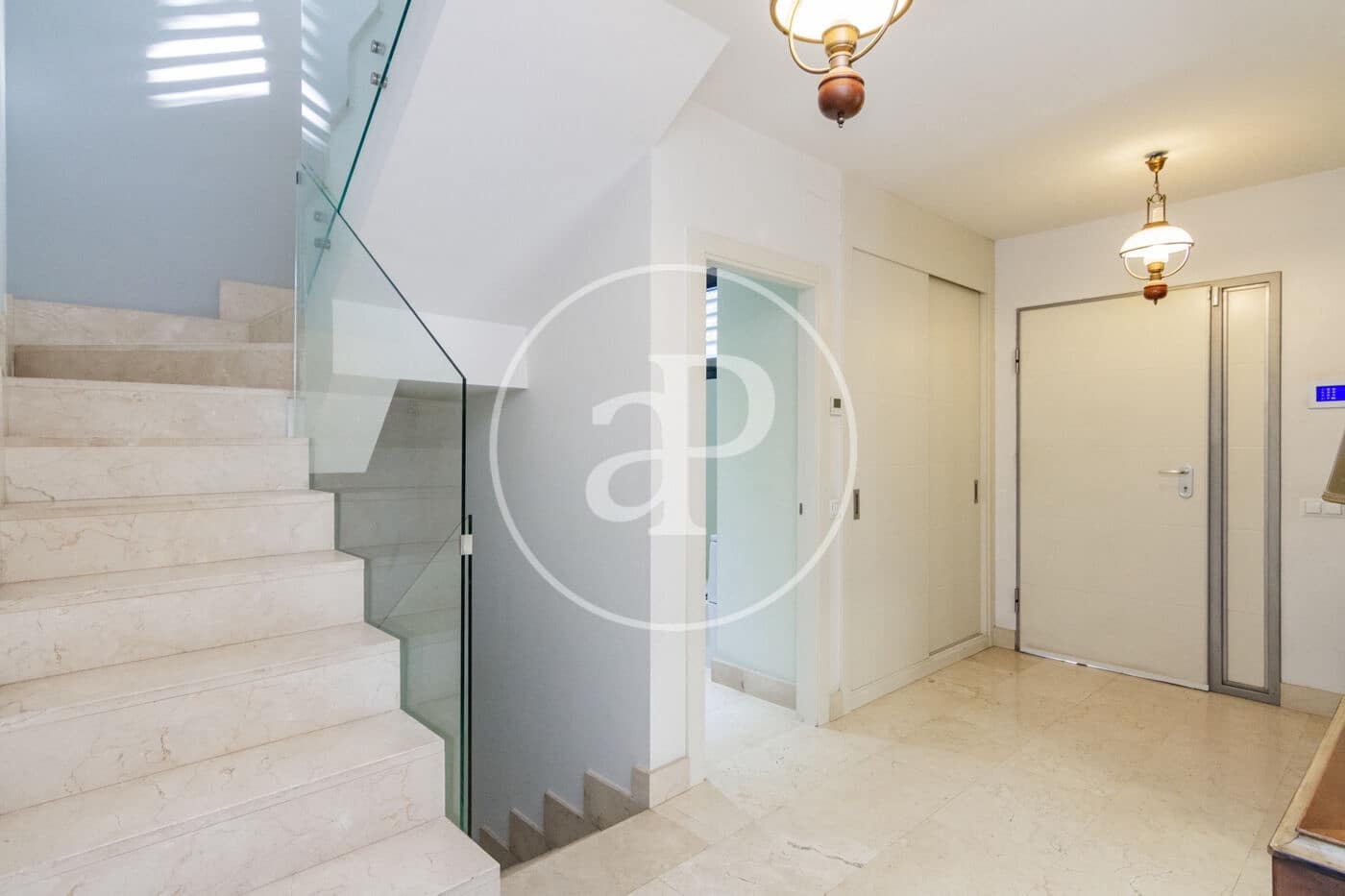 6 bedroom Villa for sale in Madrid city with pool - € 2,550,000 (Ref: 9232912)