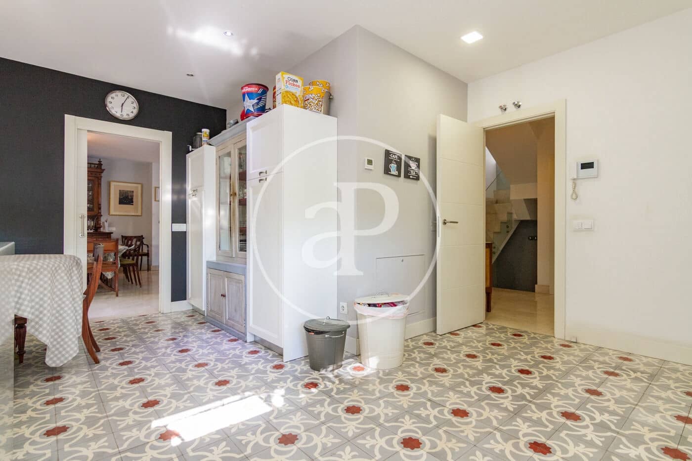 6 bedroom Villa for sale in Madrid city with pool - € 2,550,000 (Ref: 9232912)