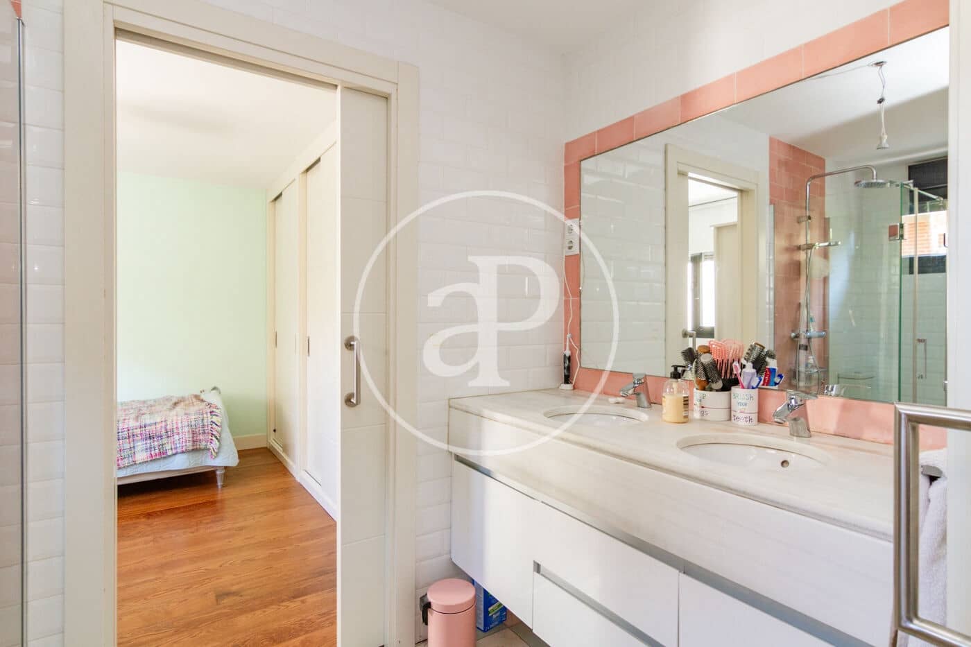 6 bedroom Villa for sale in Madrid city with pool - € 2,550,000 (Ref: 9232912)