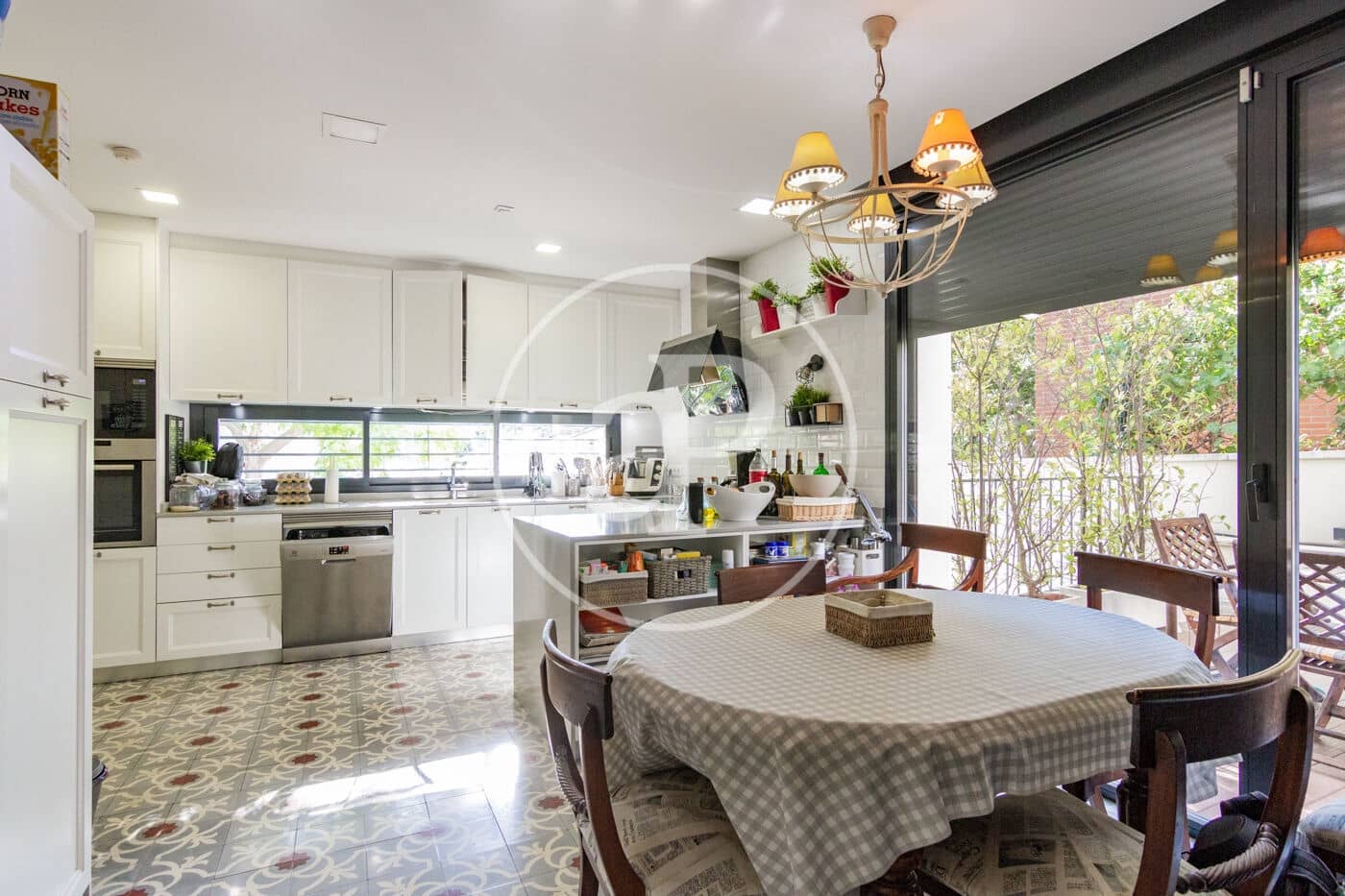 6 bedroom Villa for sale in Madrid city with pool - € 2,550,000 (Ref: 9232912)