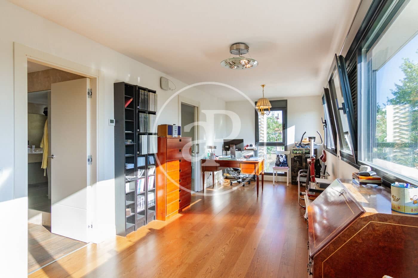 6 bedroom Villa for sale in Madrid city with pool - € 2,550,000 (Ref: 9232912)