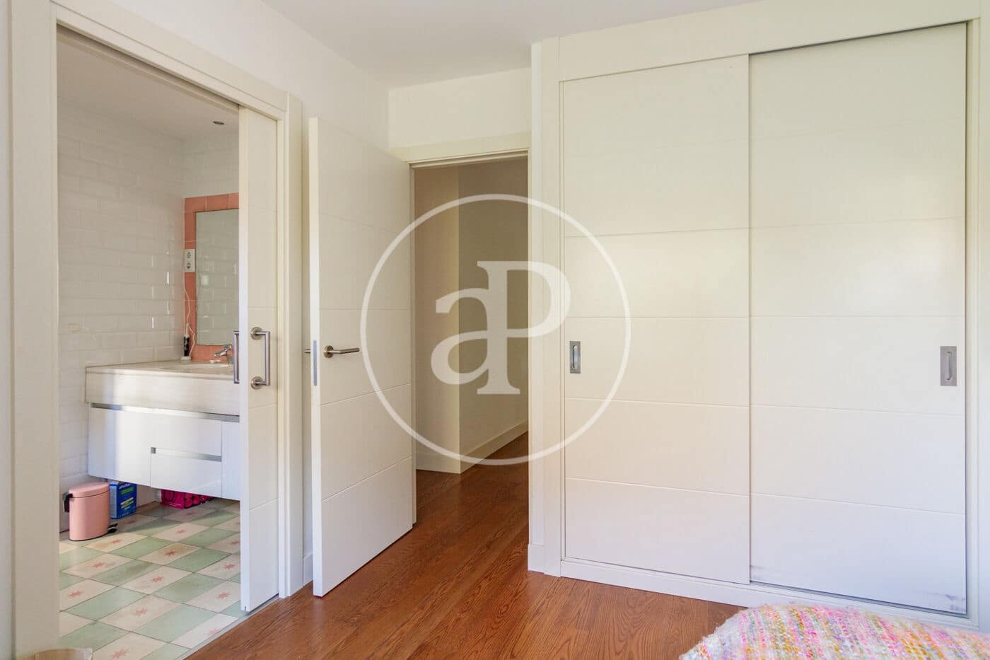 6 bedroom Villa for sale in Madrid city with pool - € 2,550,000 (Ref: 9232912)