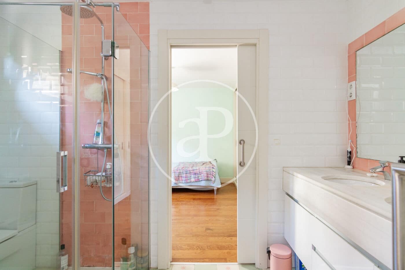 6 bedroom Villa for sale in Madrid city with pool - € 2,550,000 (Ref: 9232912)