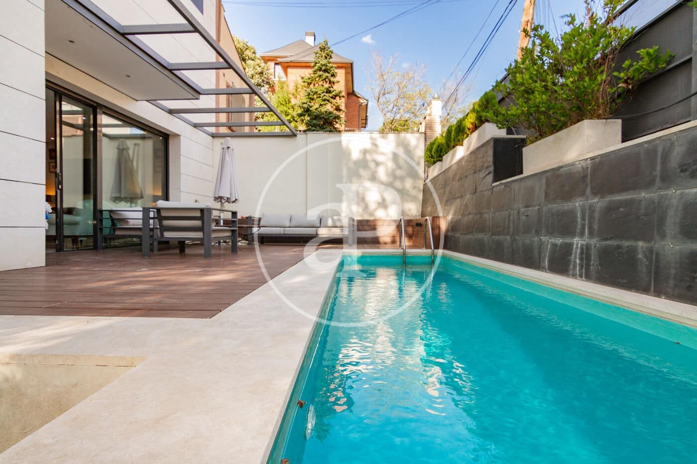 6 bedroom Villa for sale in Madrid city with pool - € 2,550,000 (Ref: 9232912)