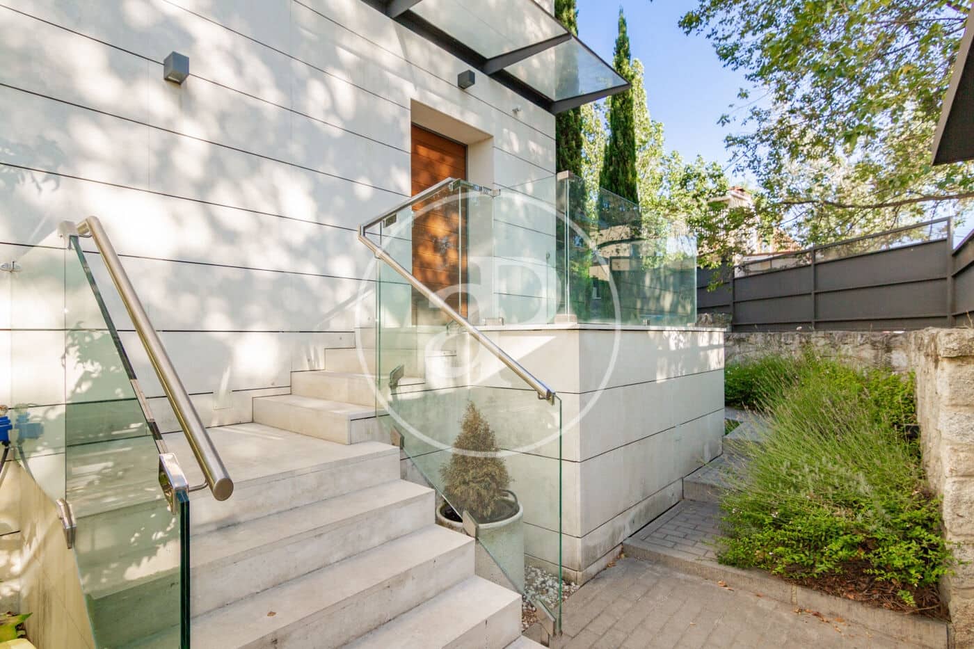 6 bedroom Villa for sale in Madrid city with pool - € 2,550,000 (Ref: 9232912)